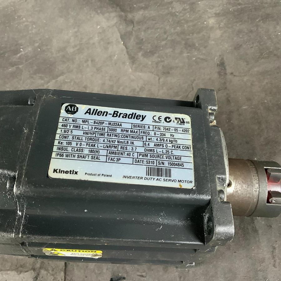 Used ALLEN BRADLEY MPL-B420P-MJ22AA SERVO MOTOR ($825 OBO)