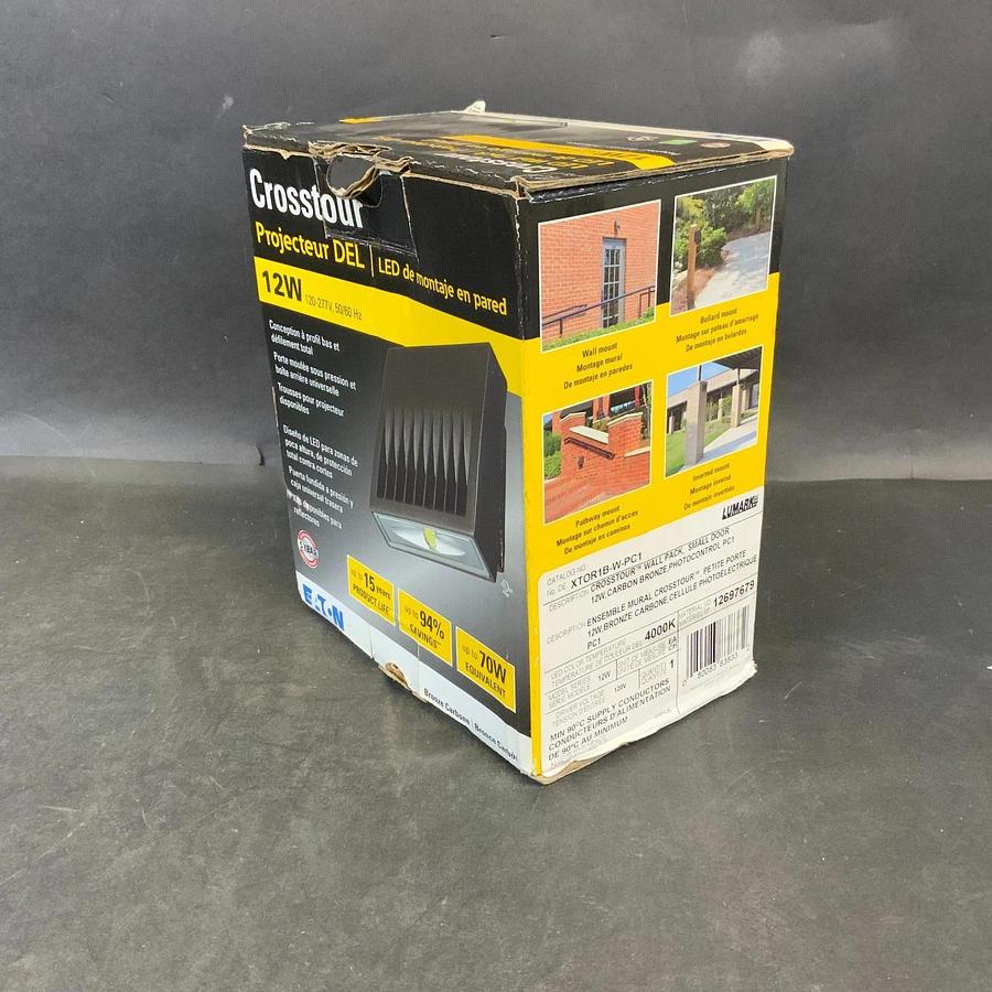 Used EATON XTOR1B-W-PC1 CROSSTOUR LED WALL PACK ($100 OBO)