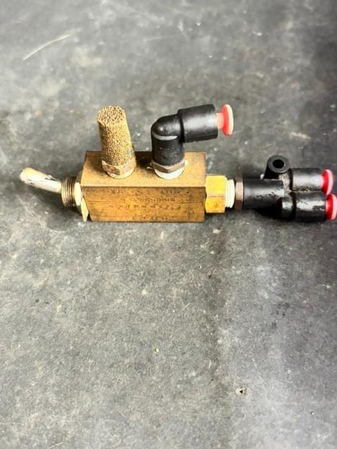 Used CLIPPARD MJTV-3 SOLENOID TOGGLE VALVE