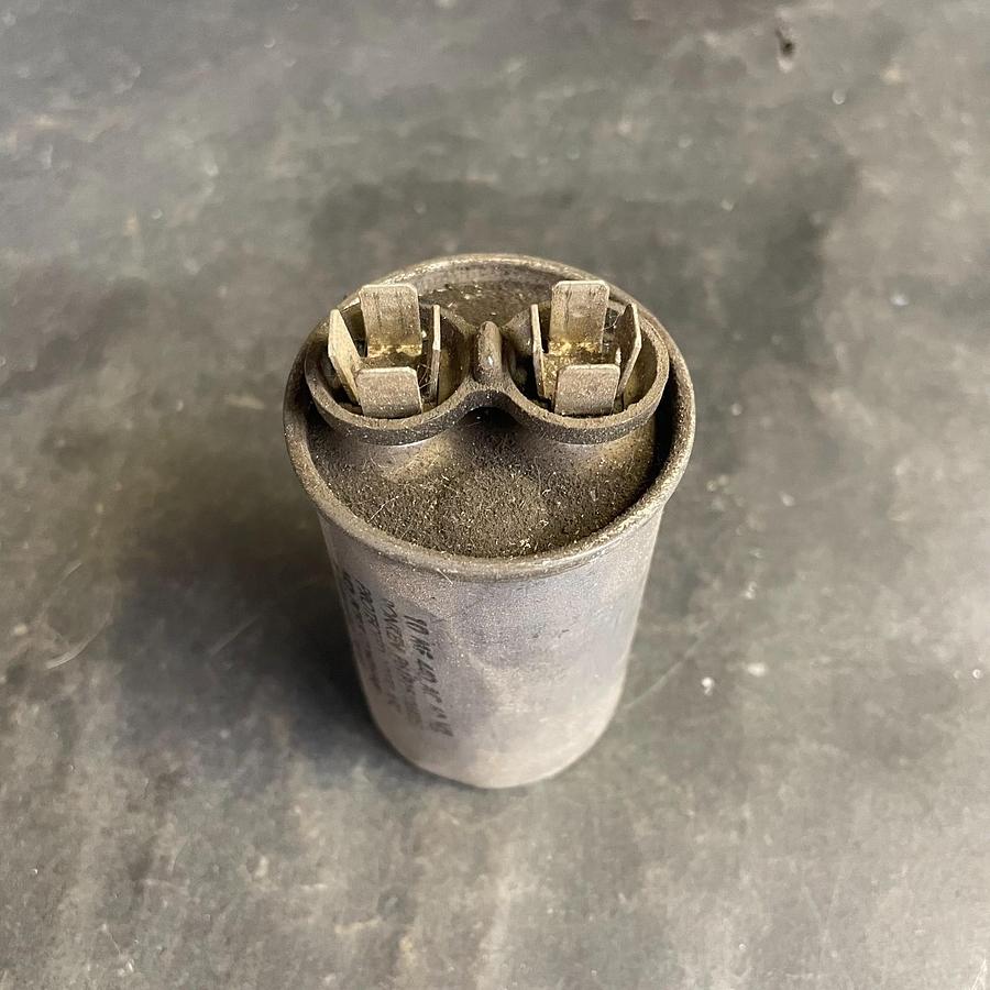 Used RONKEN P61P15106K05 440V CAPACITOR