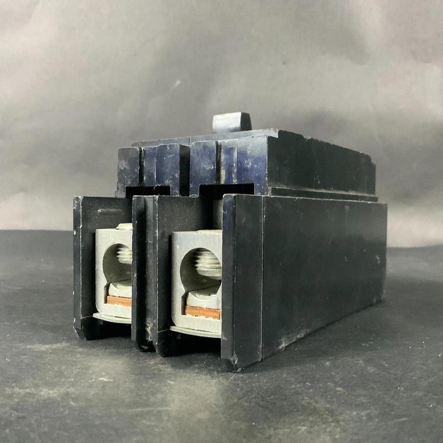 Used SQUARE D ZZ-7367 CIRCUIT BREAKER ($25 OBO)