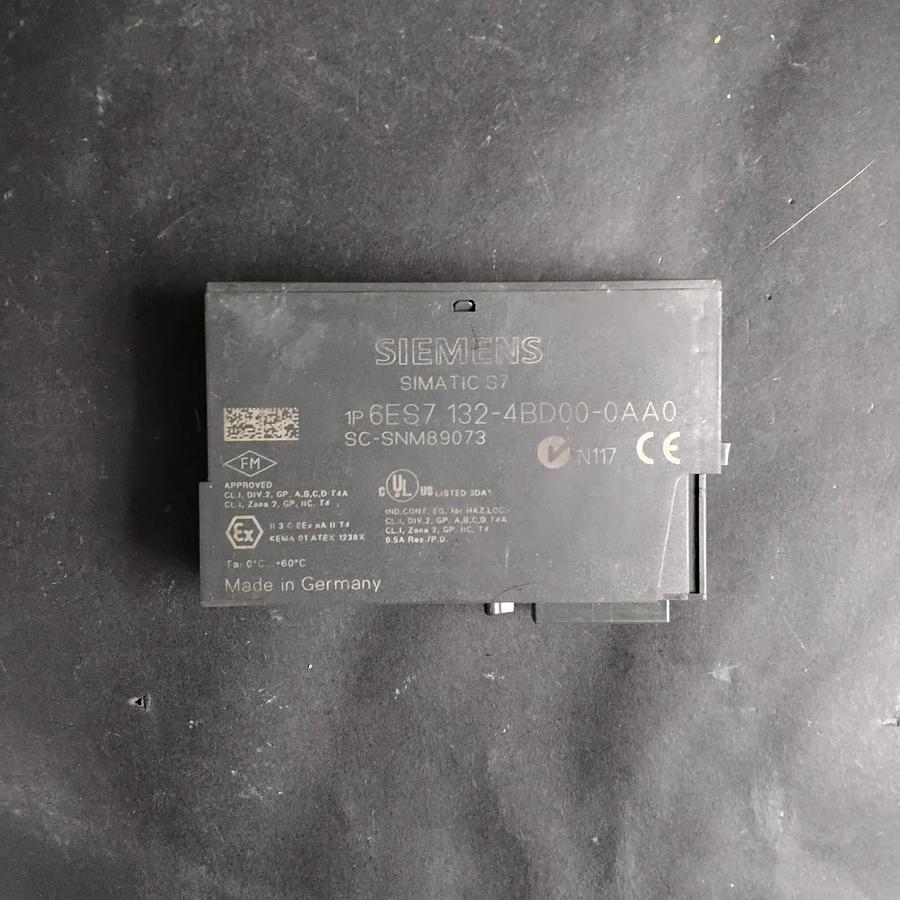 Used SIEMENS 6ES7 132-4BD00-0AA0 OUTPUT MODULE ($12 OBO)