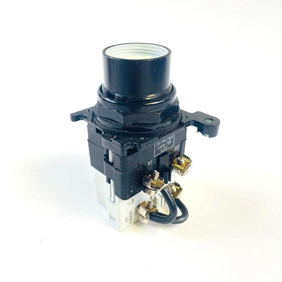 Used EATON CUTLER HAMMER E34TPB120L PRESTEST INDICATING LIGHT OPERATOR NEW OPEN BOX