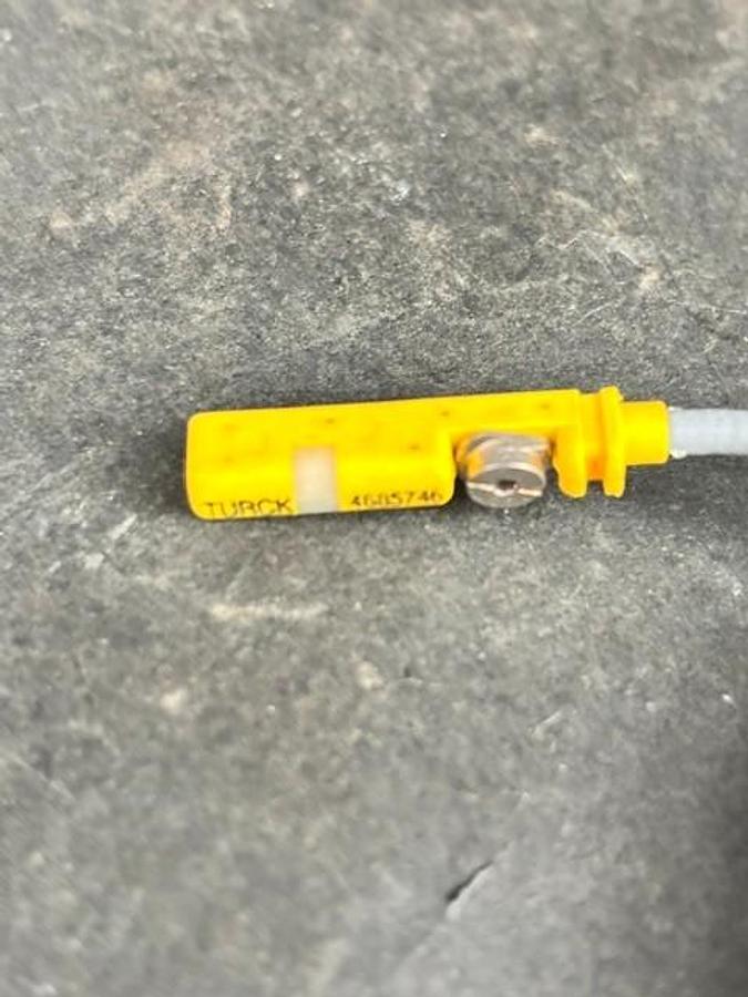 Used TURCK 4685746 MAGNETIC FIELD SENSOR