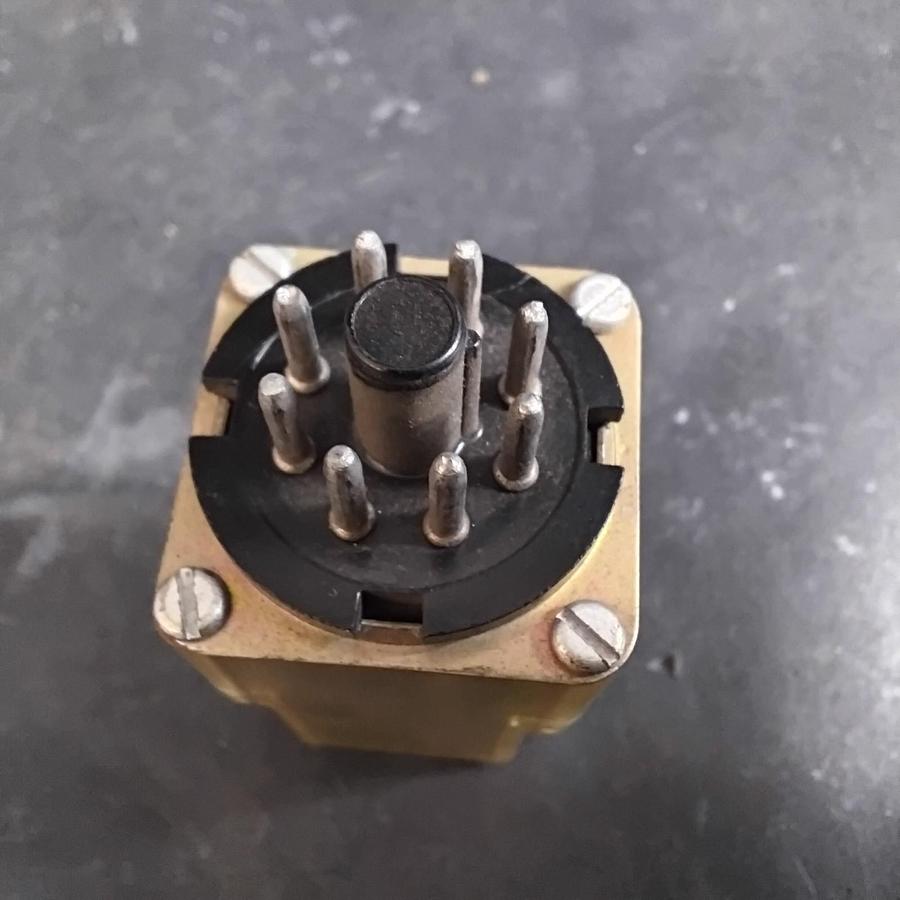 Used MILWAUKEE RELAYS 107 DPDT PLUG-IN RELAY ($7 OBO)