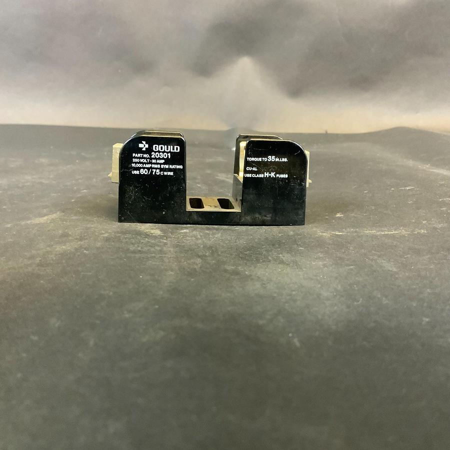 Used FERRAZ SHAWMUT GOULD 20301 FUSE HOLDER ($8 OBO)