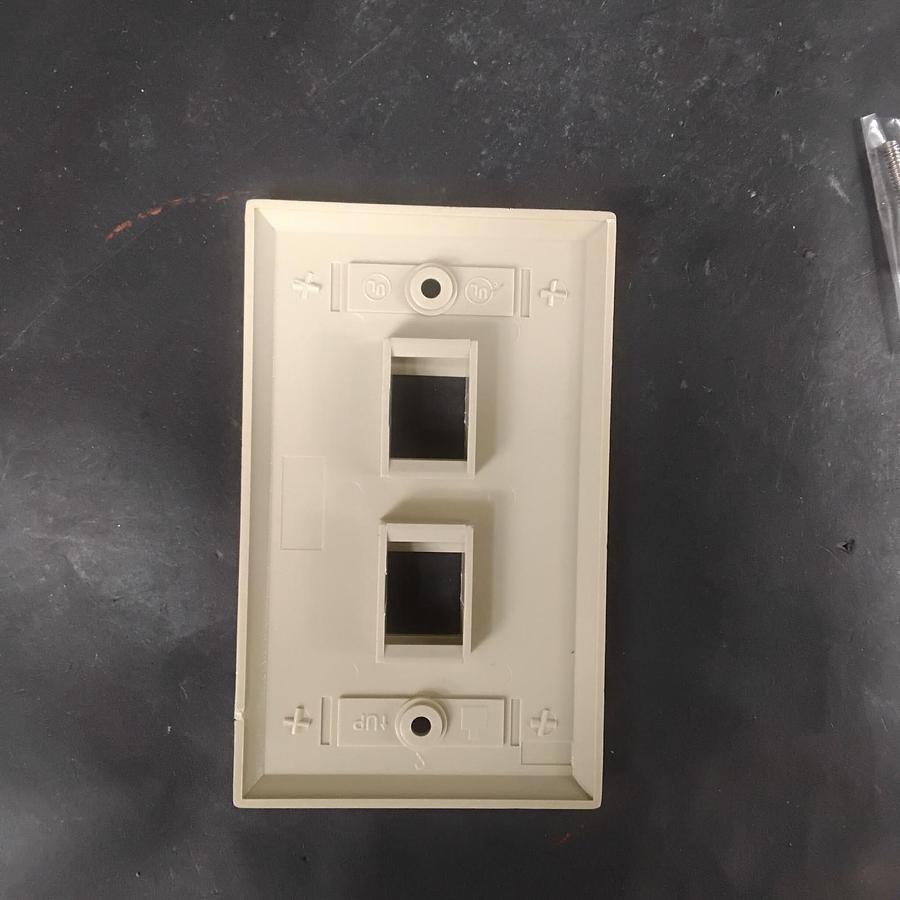 Used MILESTEK 2-PORT COMMUNICATION WALL PLATE ($10 OBO)