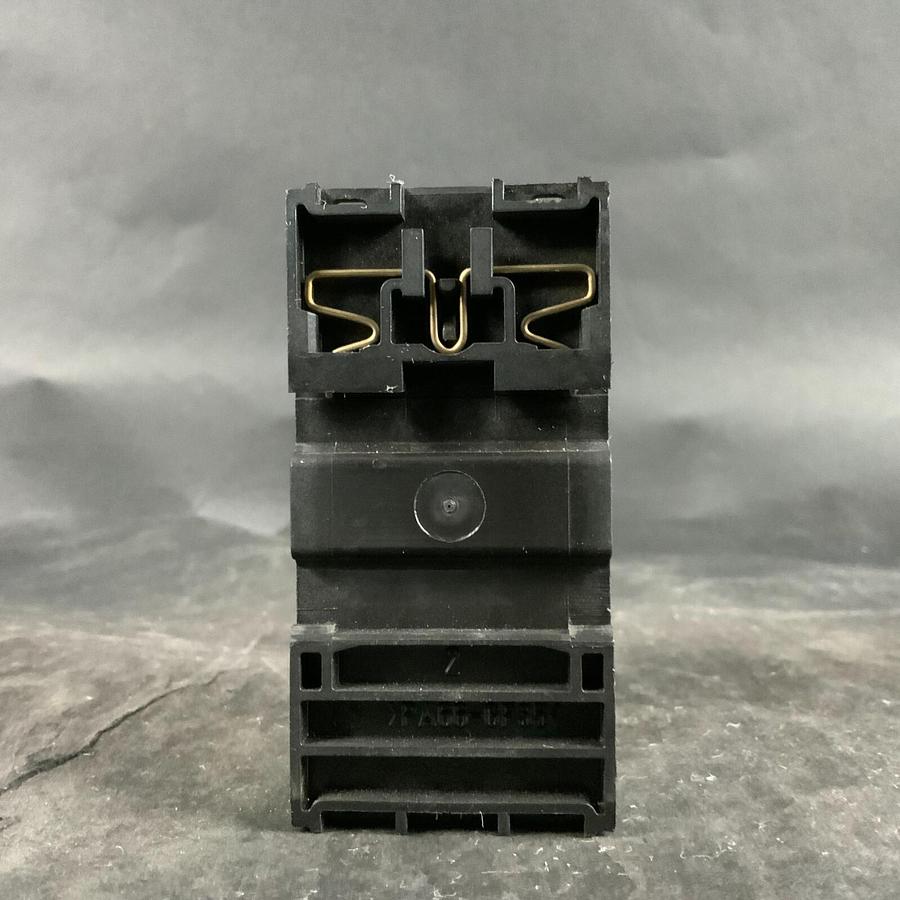 Used ALLEN BRADLEY 140M-C2E-B10 CIRCUIT BREAKER ($35 OBO)