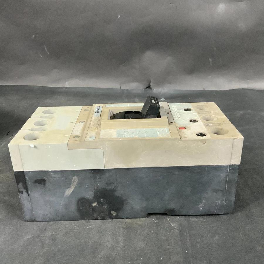 Used SIEMENS 250AMP CIRCUIT BREAKER ($130 OBO)