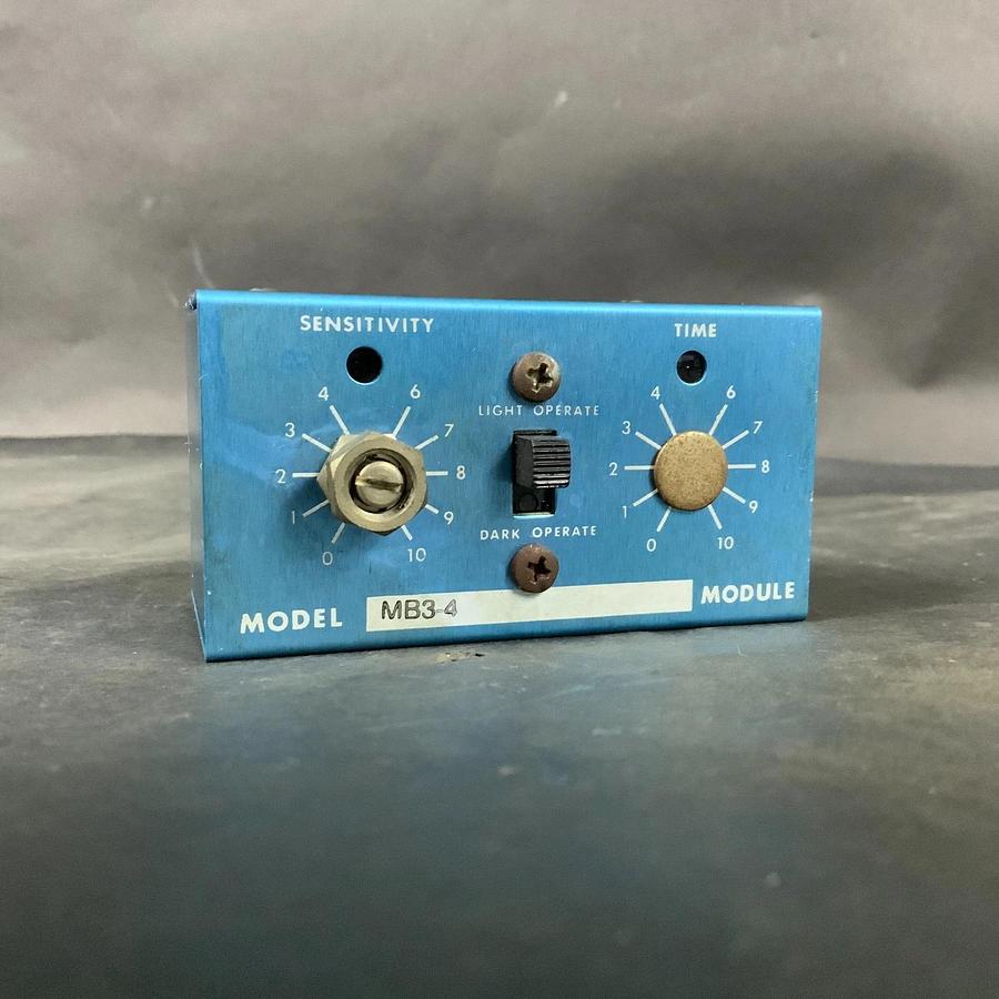 Used BANNER MB3-4 MODULATED PHOTOELECTRIC AMPLIFIER ($40 OBO)