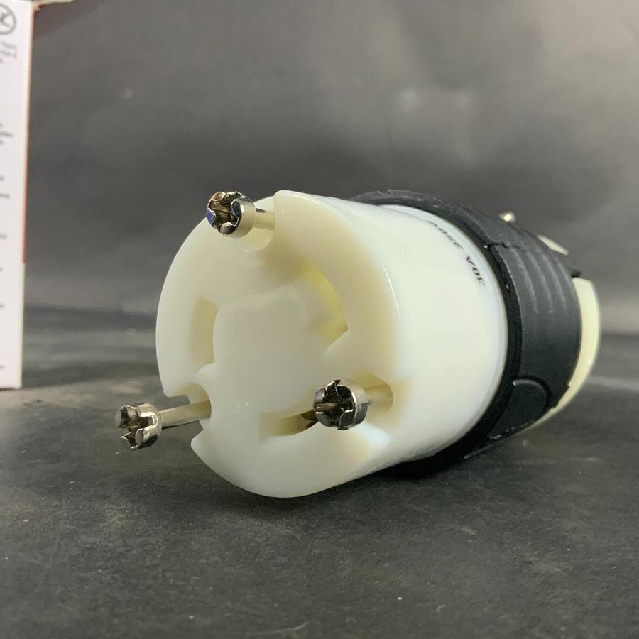Used LEGRAND L630-C TURNLOCK CONNECTOR ($20 OBO)