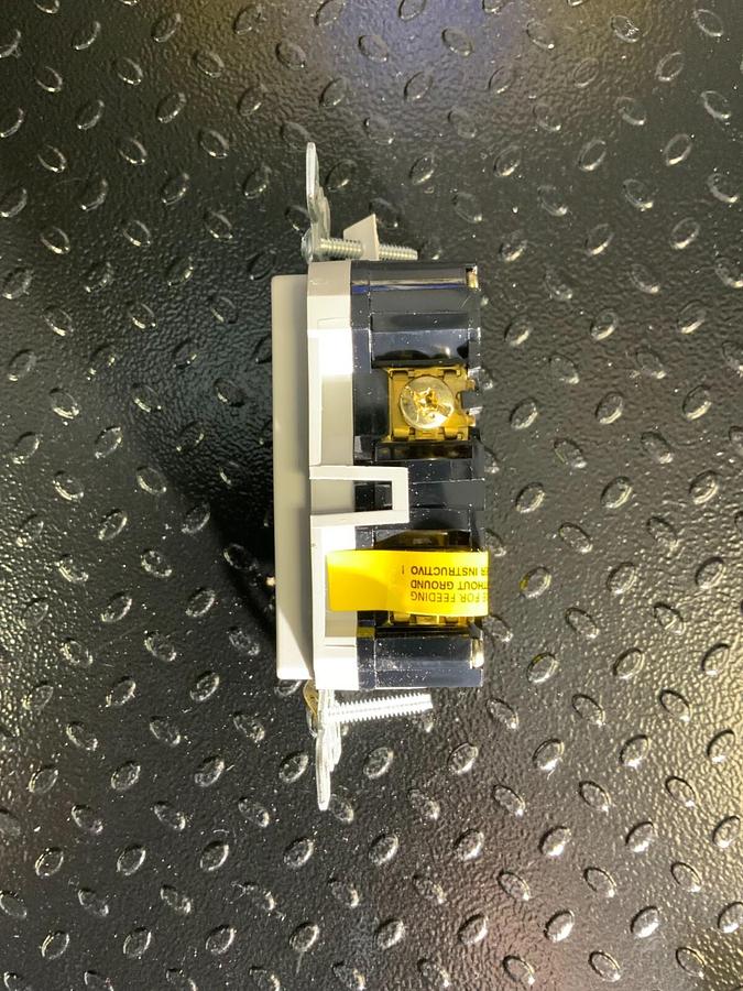 LEVITON GFCI OUTLET 20A-125V ($11.99 OBO)