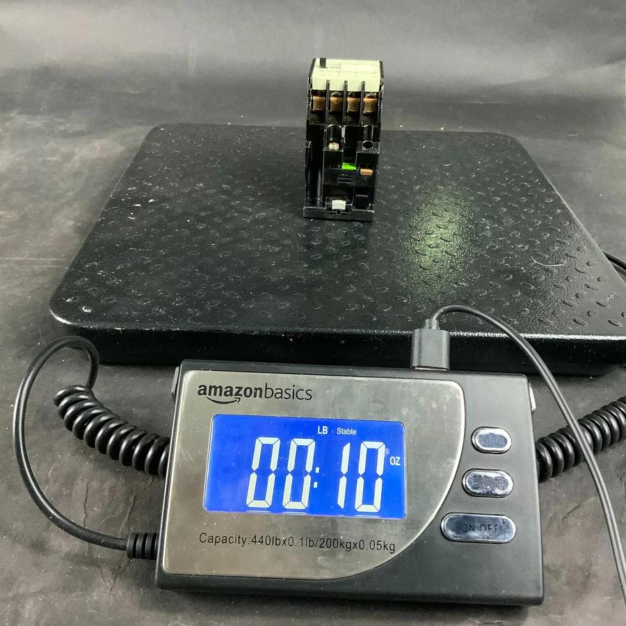 Used SIEMENS 3TH80 31-0A 240V CONTACTOR ($10 OBO)