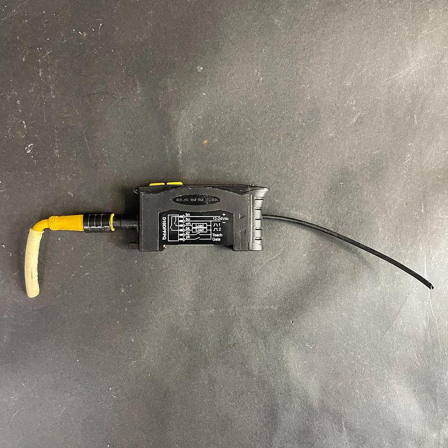 Used BANNER ENGINEERING D10DPFPQ PHOTOELECTRIC SENSOR INDUSTRIAL AUTOMATION OEM
