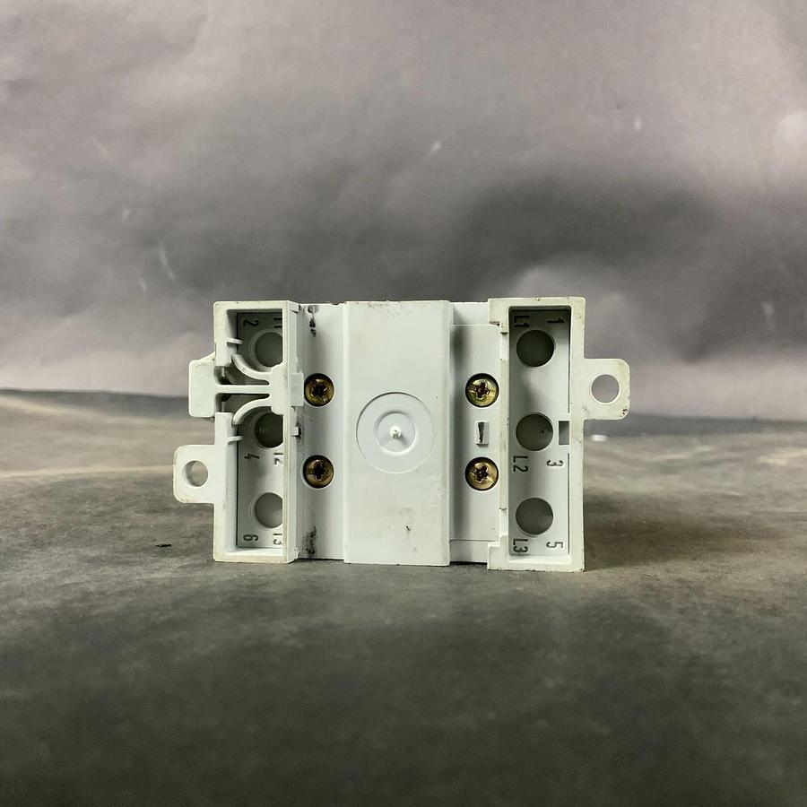 Used ALLEN BRADLEY 194E-A25-1753 SER B DISCONNECT SWITCH ($20 OBO)