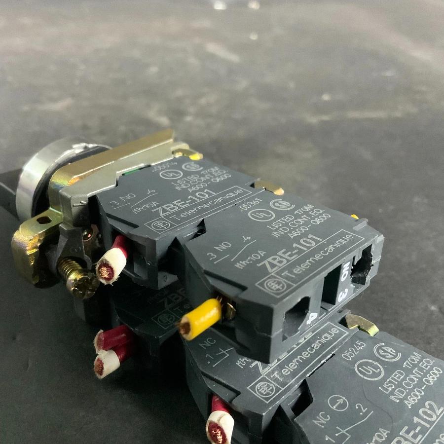 Used TELEMECANIQUE ZBE-101 SELECTOR SWITCH ($10 OBO)