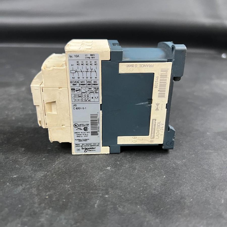 Used TELEMECANIQUE CAD32BD CONTACTOR ($15 OBO)