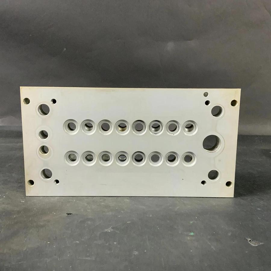 Used FESTO CPV18-VI-P8-1/4-B MULTI-PIN MANIFOLD MOUNT ($100 OBO)