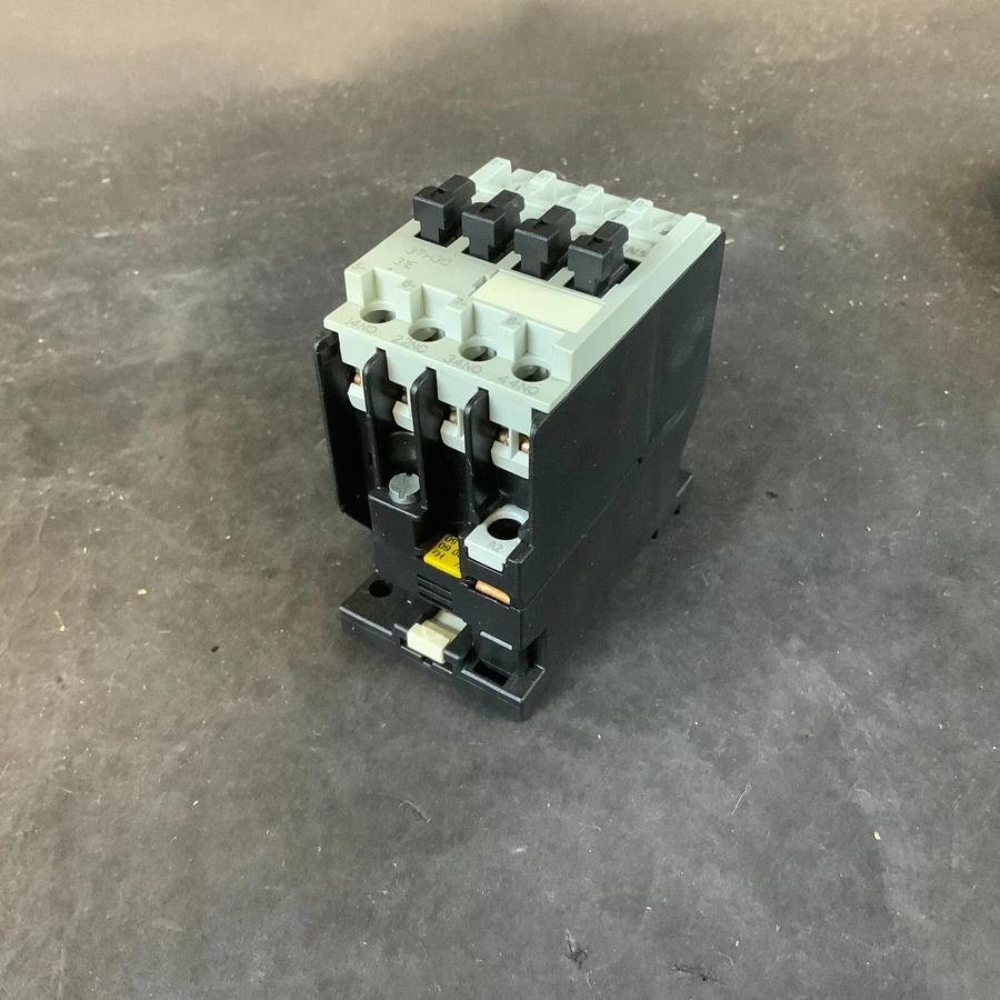 Used SIEMENS 3TH3031-0A CONTACTOR ($25 OBO)