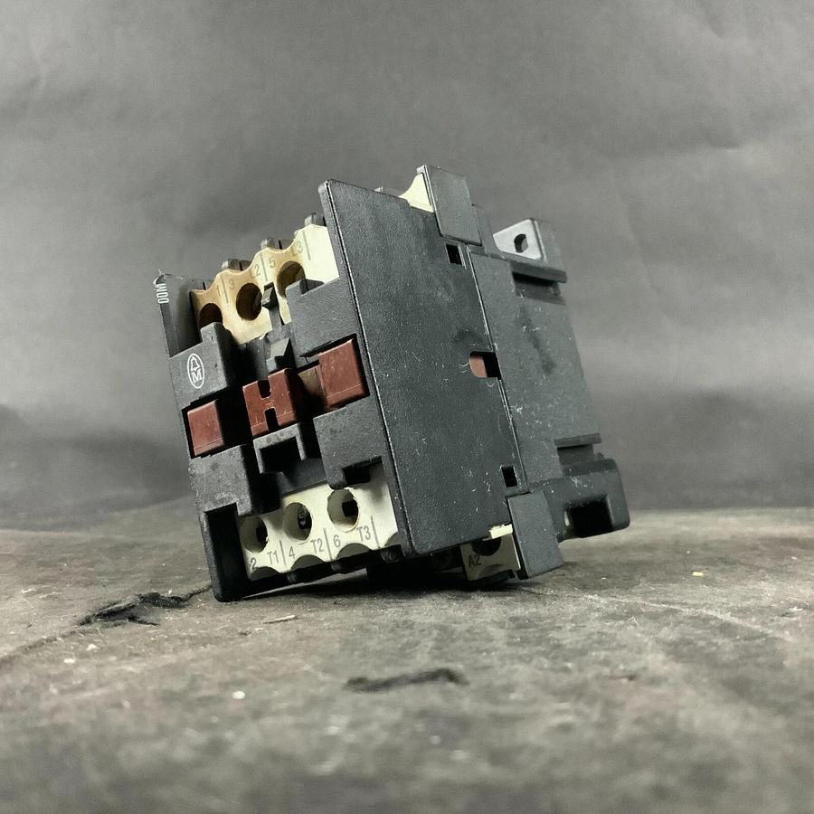 Used KLOCKNER MOELLER DIL00M CONTACTOR ($35 OBO)