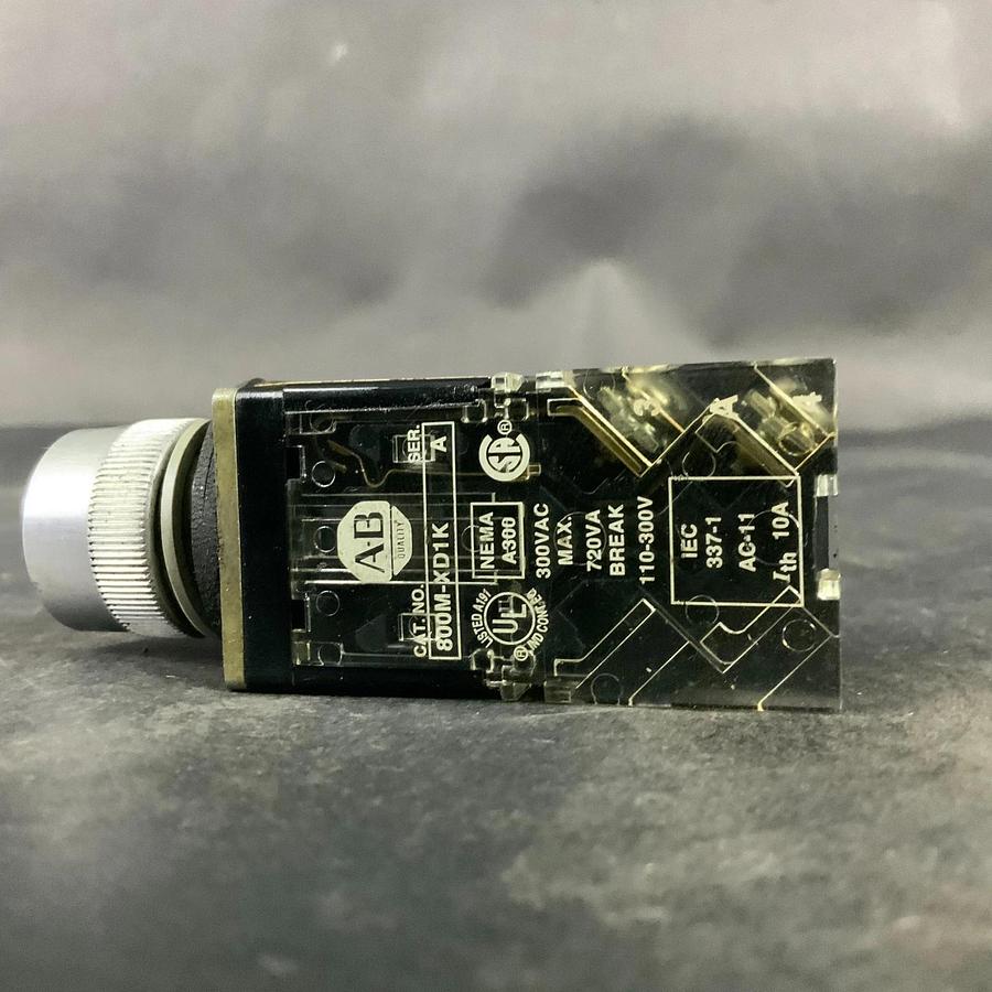 Used ALLEN BRADLEY 800MR-A3 SERIES A ORANGE PUSH BUTTON ($15 OBO)