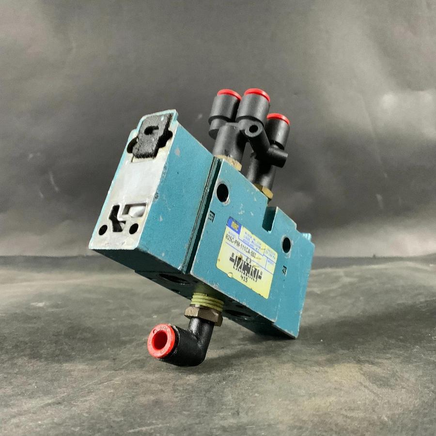 Used MAC 825C-PM-111CA-552 SOLENOID VALVE ($45 OBO)