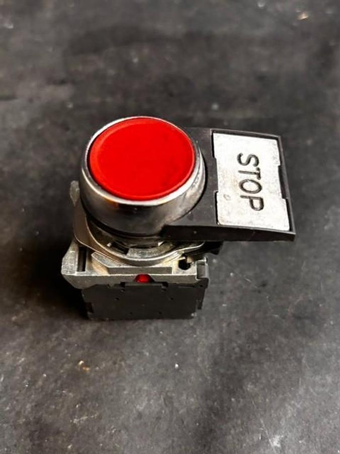 Used ALLEN BRADLEY 800F-X01 SERIES A RED PUSHBUTTON ($13 OBO)