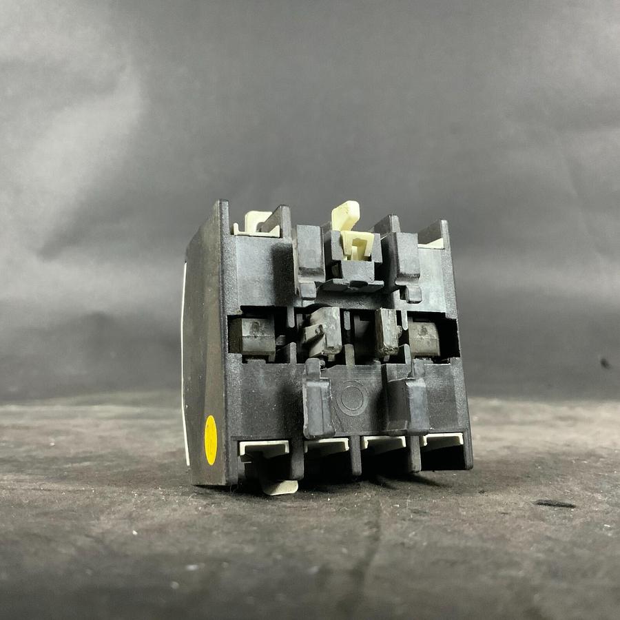 Used KLOCKNER MOELLER 04DIL AUXILIARY CONTACT ($15 OBO)