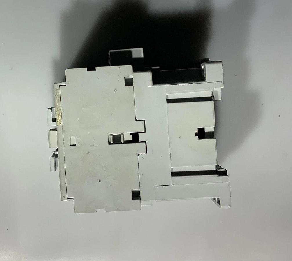 Used ALLEN BRADLEY 100-C0910A