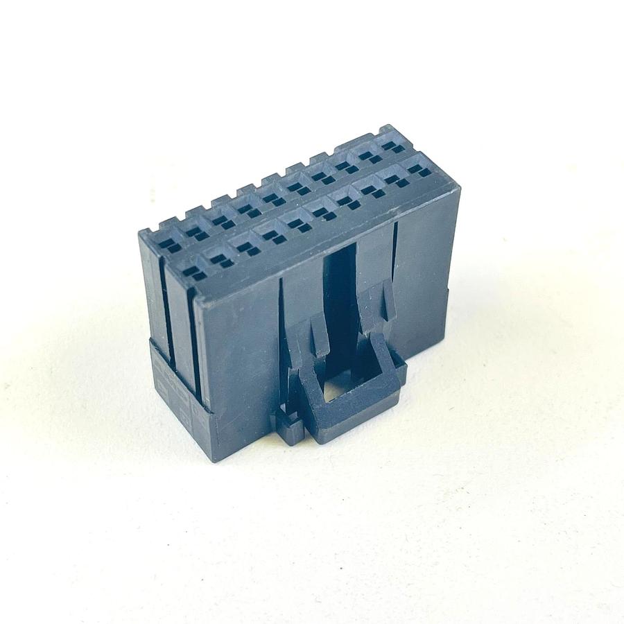 Used TE CONNECTIVITY AMP 2-1318118-9 D-2 Y 20-POS RECEPTACLE HOUSING CONNECTOR