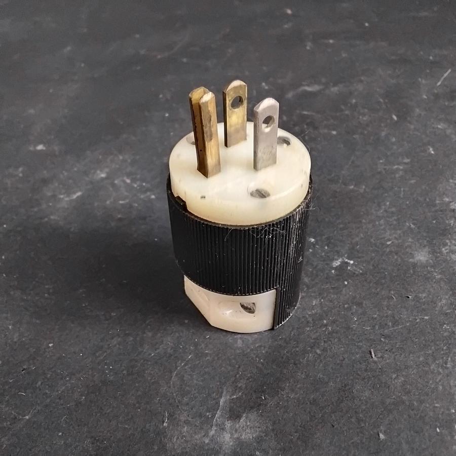Used HUBBELL HBL5266C INSULGRIP PLUG ($17 OBO)