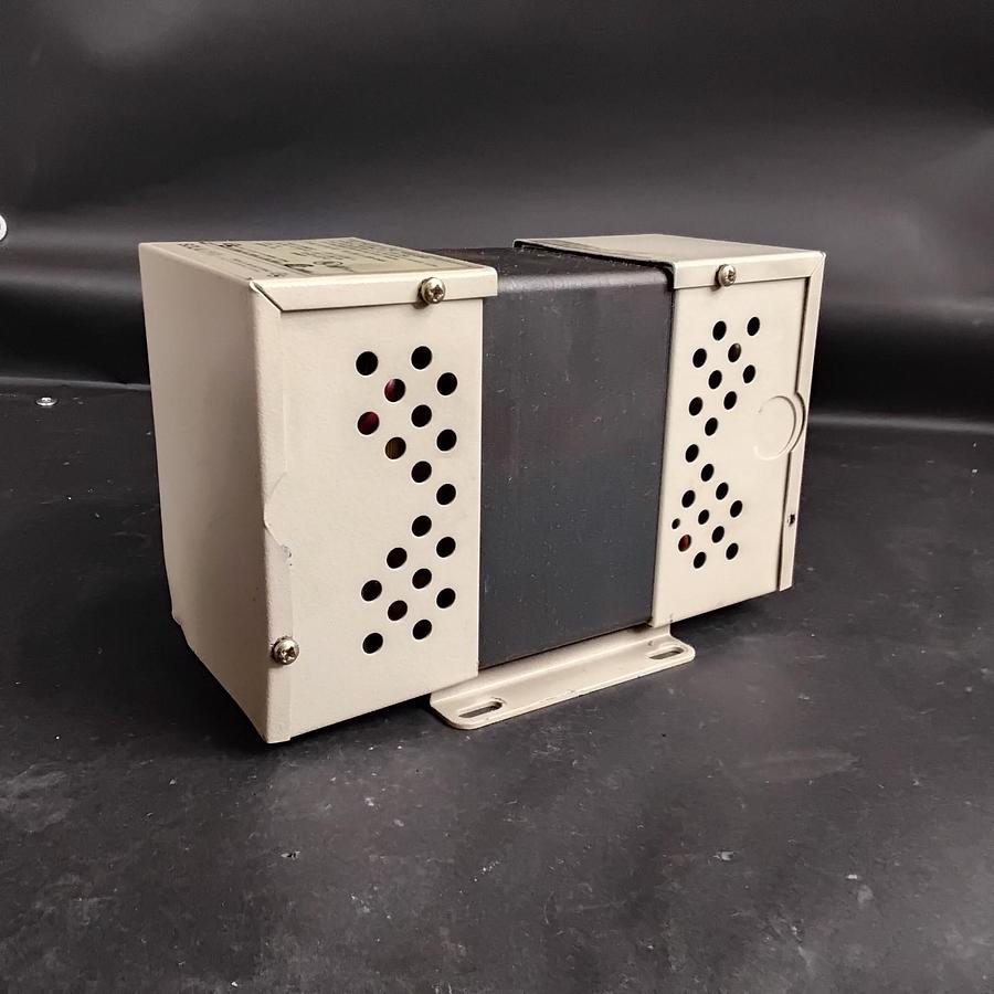 Used SOLA 9508FP POWER CONDITIONER TRANSFORMER ($100 OBO)