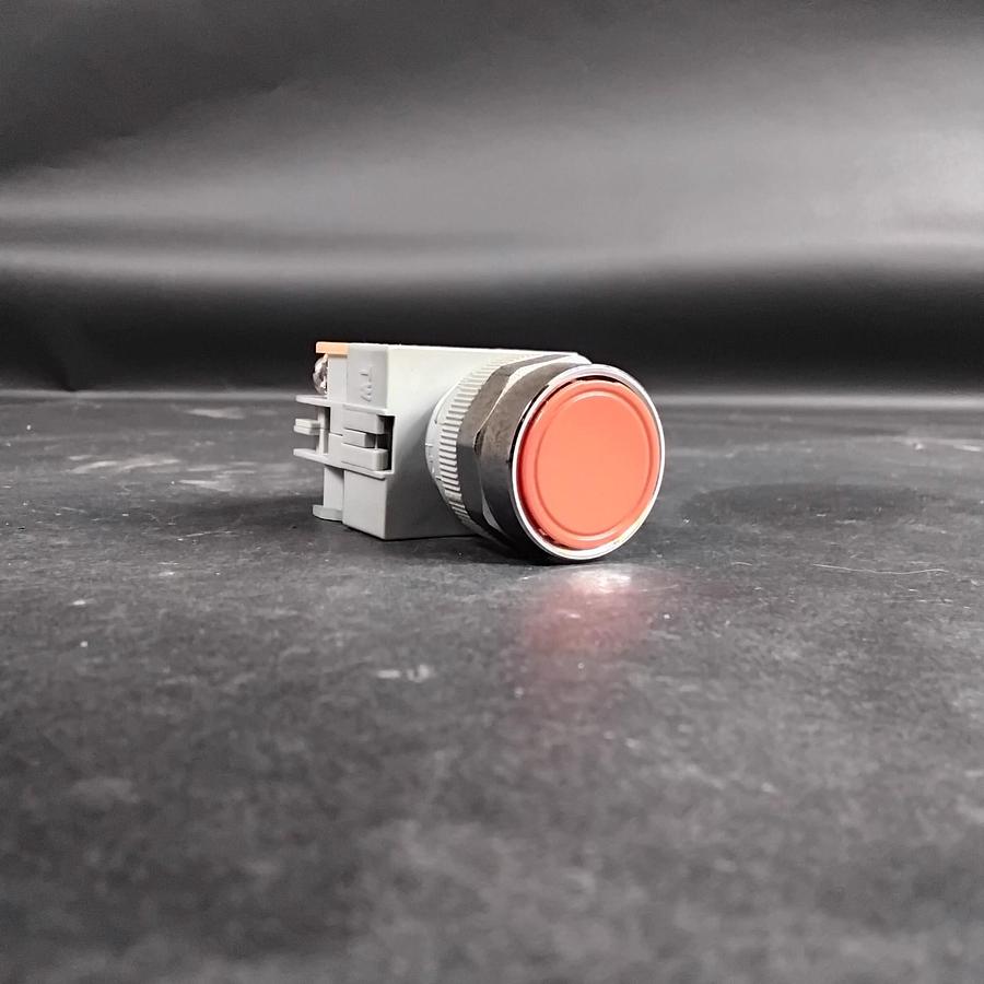 Used IDEC ABW111-B,R,G RED PUSHBUTTON ($12 OBO)