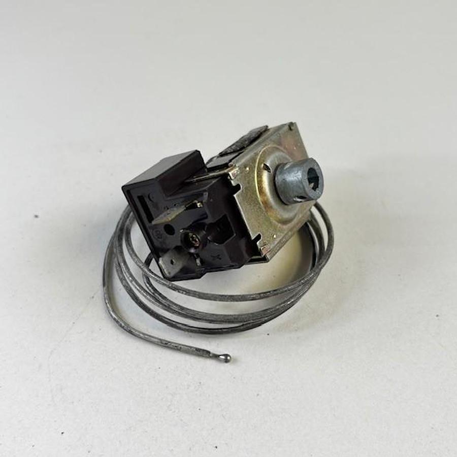 Used GEMLINE GC-702 TEMPERATURE CONTROL