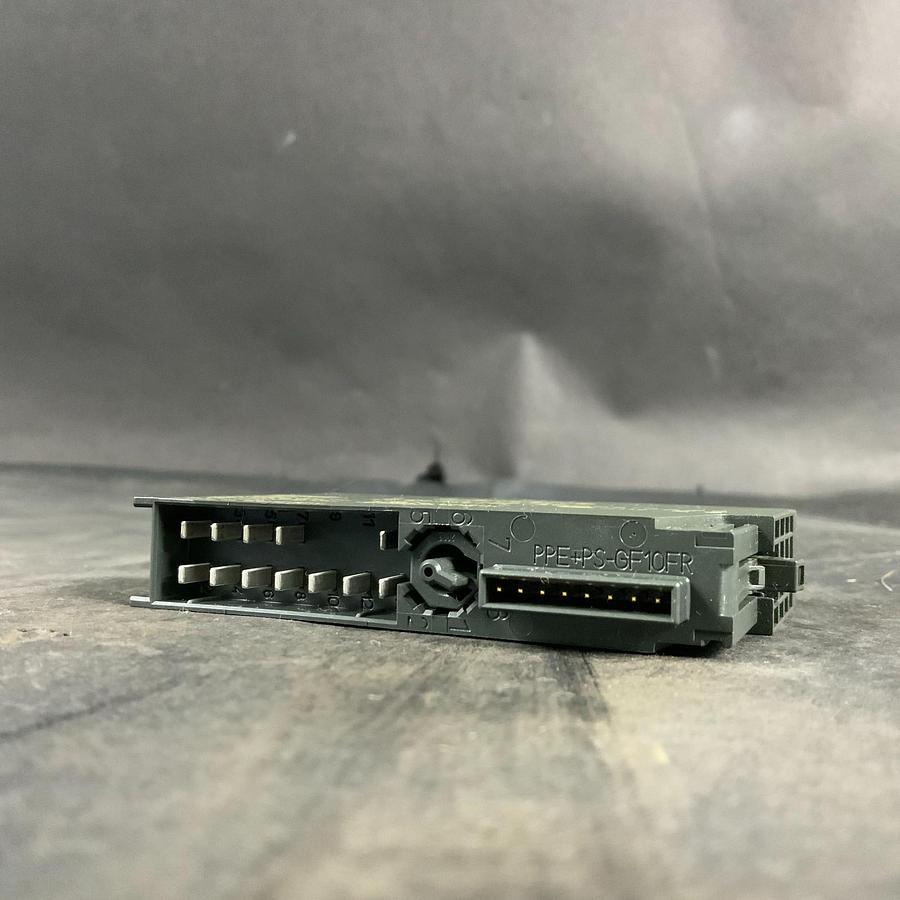 Used SIEMENS 6ES7 132-4BD00-0AA0 SIMATIC S7 OUTPUT MODULE ($10 OBO)
