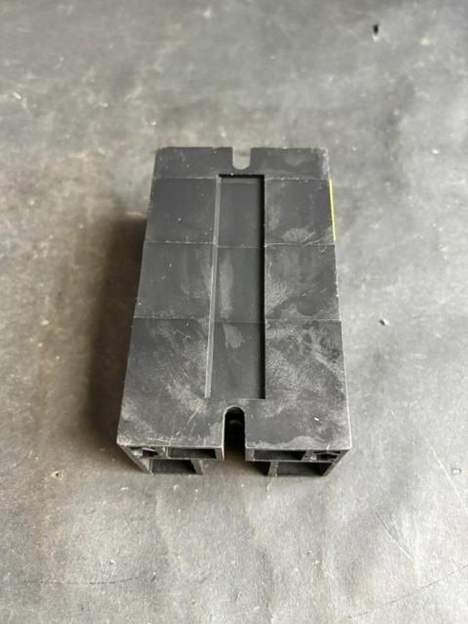 Used 0K-0100 SCCR HIGH-CURRENT BARRIER TERMINAL BLOCK