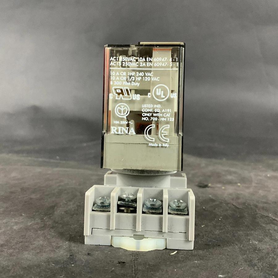 ALLEN BRADLEY 700-HA32A24 GENERAL PURPOSE RELAY ($17 OBO)