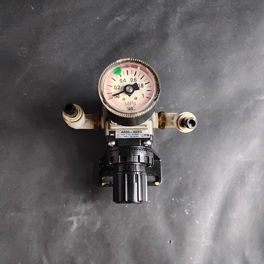 Used SMC AR20-02BG PNEUMATIC REGULATOR ($22 OBO)
