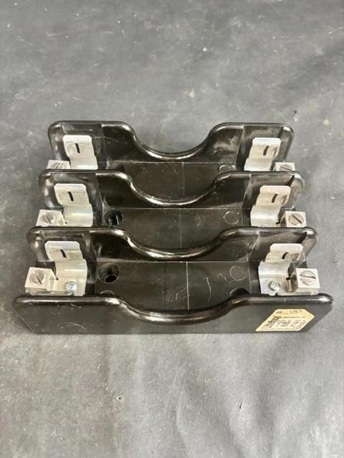 Used LITTELFUSE LH60060-3C FUSE HOLDER