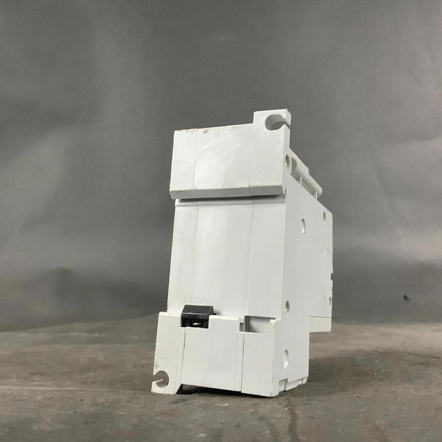 Used IDEC NC1V-21-2A CIRCUIT PROTECTOR ($20 OBO)