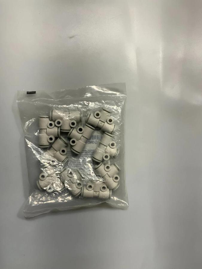 Used SMC FITTINGS KQ2T08-00A ($1.99/ea fitting OBO!!!) (LOT OF 35!!!)