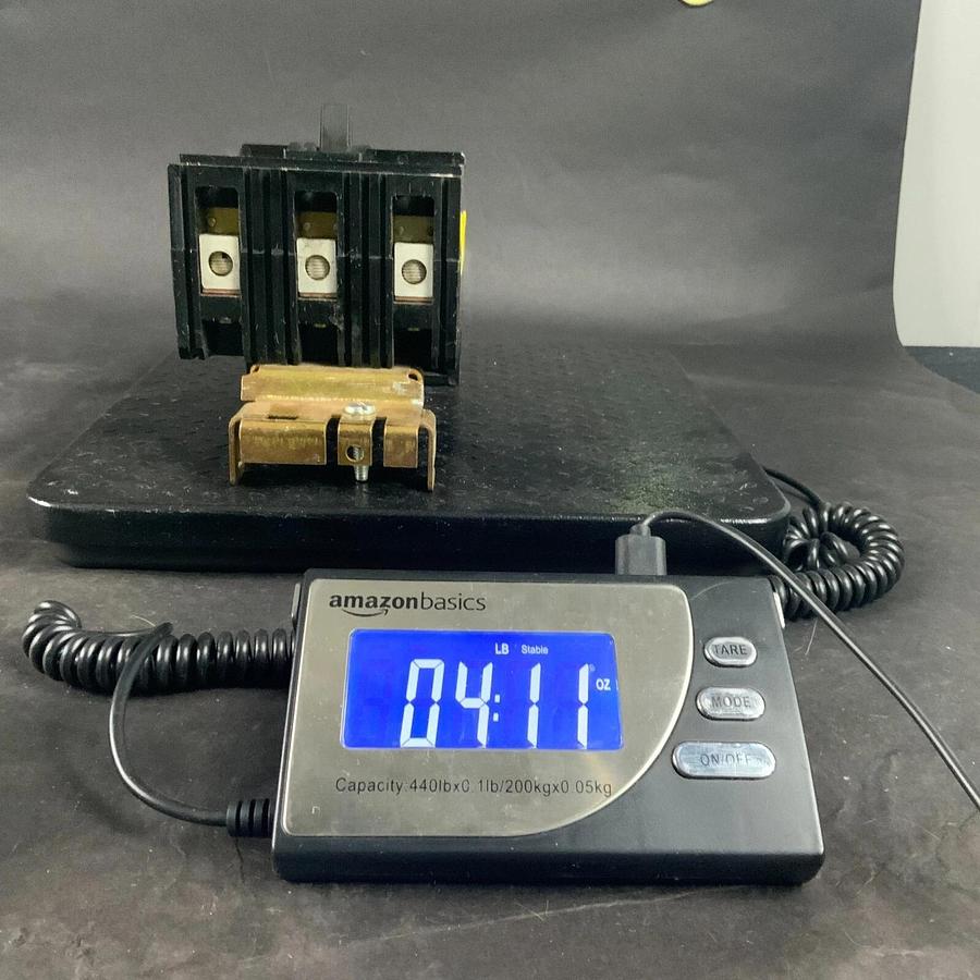Used SQUARE D FA-32040 CIRCUIT BREAKER ($100 OBO)