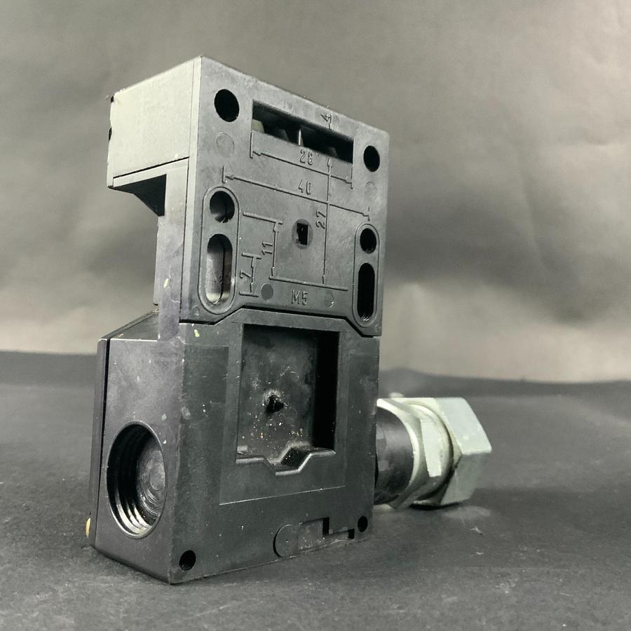 Used SCHMERSAL AZ16-12ZVRK SAFETY INTERLOCK SWITCH ($35 OBO)