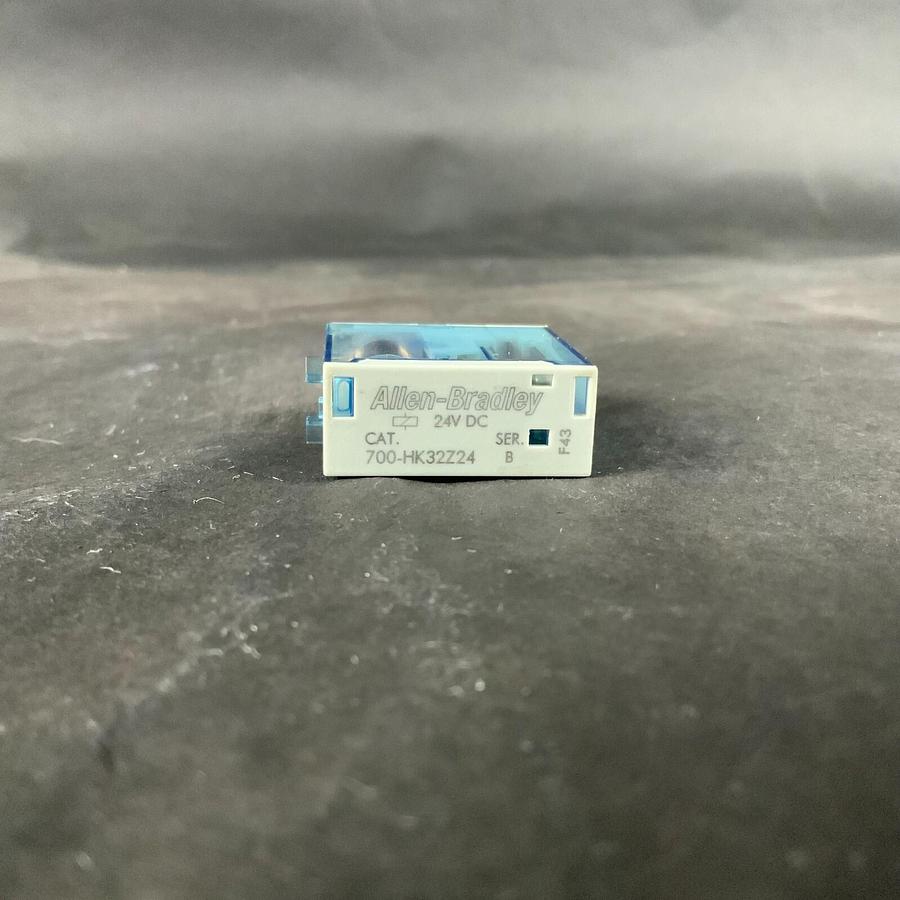 Used ALLEN BRADLEY 700-HK32Z24 RELAY ($10 OBO)