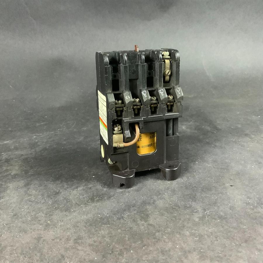 Used MOELLER DIL 00-41 220V CONTACTOR ($45 OBO)