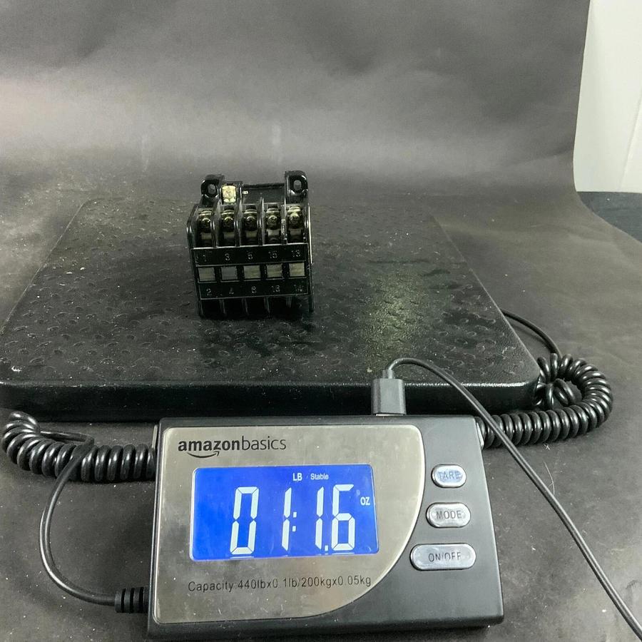 FUJI ELECTRIC SRC3631-5-1 MAGNETIC CONTACTOR ($60 OBO)