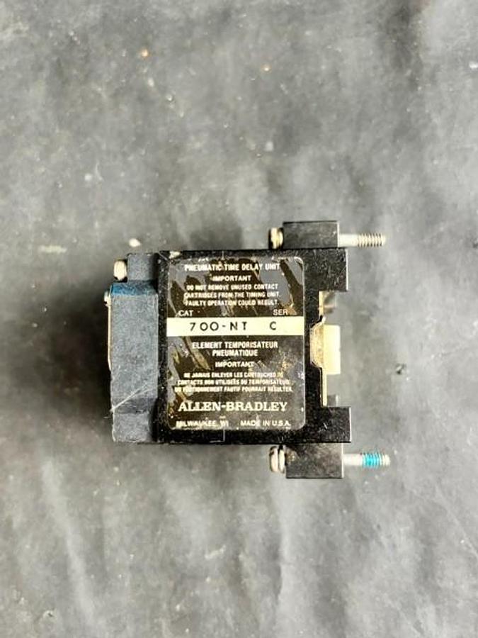 Used ALLEN BRADLEY 700-NT SERIES C PNEUMATIC TIME DELAY UNIT