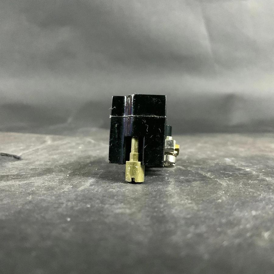 CUTLER HAMMER KLA1 CONTACT BLOCK ($9 OBO)