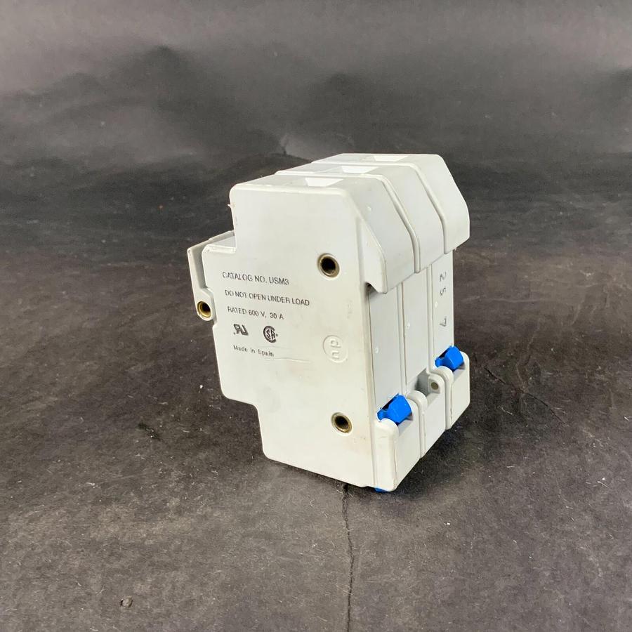 Used FERRAZ SHAWMUT USM3 FUSE HOLDER ($10 OBO)