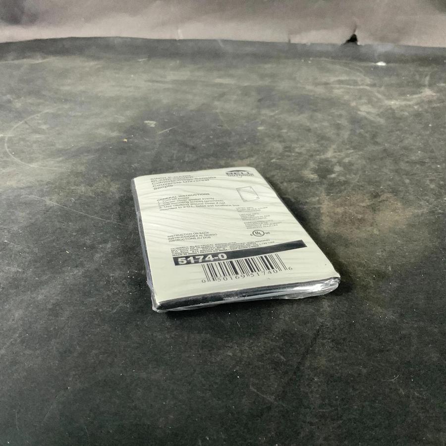 BELL OUTDOOR 5174-0 SINGLE GANG BLANK COVER ($8 OBO)